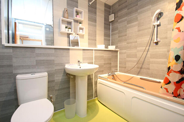 2 Bedroom Apartment To Rent In Blackfriars Court, Newcastle Upon Tyne, NE1