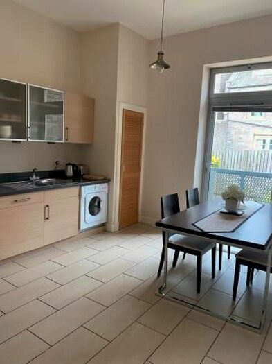 2 Bedroom Flat To Rent In Perth Road, Dundee, DD2