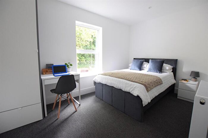 2 Bedroom Terraced House To Rent In Lindum Avenue - Student House - /, LN2