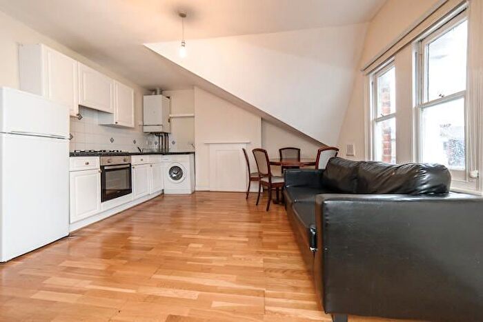1 Bedroom Flat To Rent In Hemberton Road, Clapham, SW9