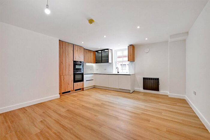 2 Bedroom Apartment To Rent In East Street, Bedminster, Bristol, Somerset, BS3