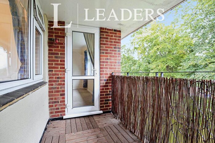 2 Bedroom Flat To Rent In Spencer Court, Spencer Road, New Milton, BH25