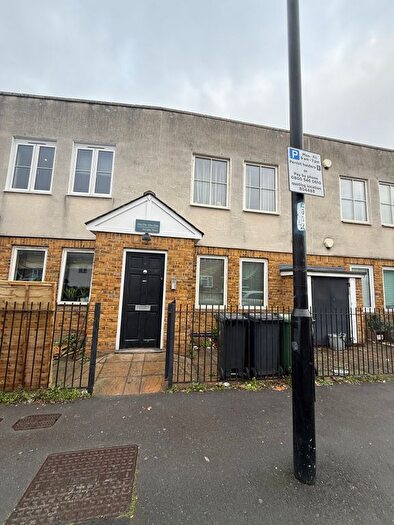 1 Bedroom Flat To Rent In Sangley Road, London, SE6