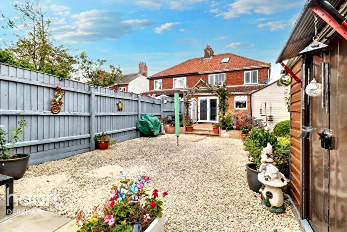 4 Bedroom Semi-Detached House For Sale In Theatre Street, Dereham, NR19