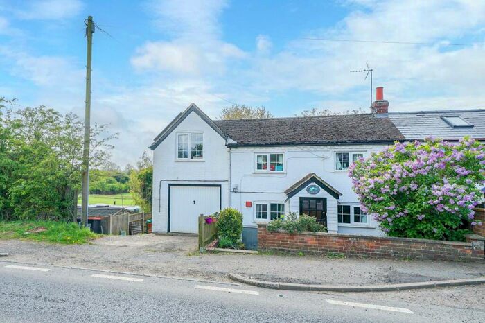 3 Bedroom Semi-Detached House For Sale In Watling Street, Heath And Reach, LU7