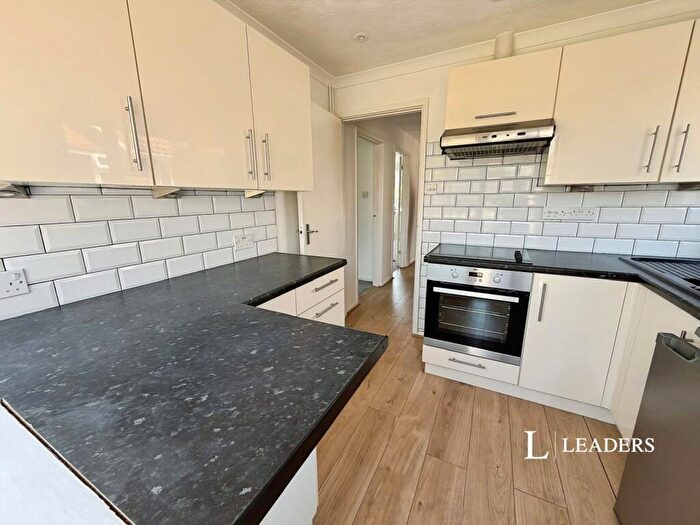 2 Bedroom Bungalow To Rent In Hammy Way, BN43