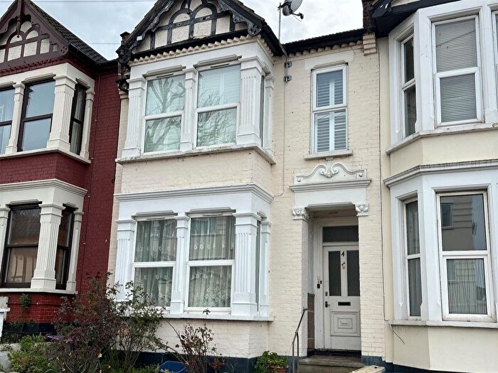2 Bedroom Maisonette To Rent In Milton Avenue, Westcliff-On-Sea, SS0