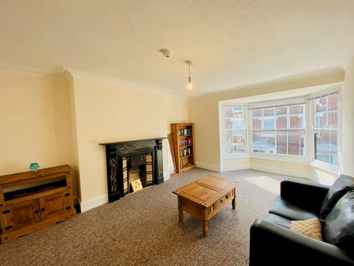 1 Bedroom Flat To Rent In Hamilton Road, NR27