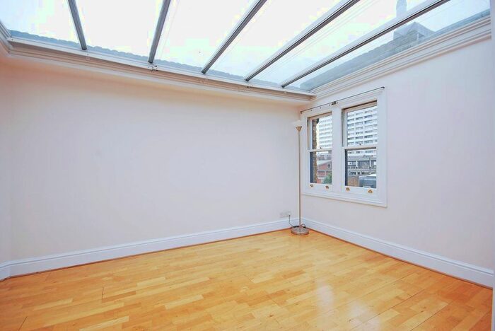 3 Bedroom Flat To Rent In Paddington Street, Marylebone, London, W1U