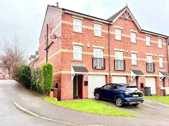 3 Bedroom Semi Detached House For Sale In Springwood Grove, Thurnscoe, Rotherham, Barnsley, S63