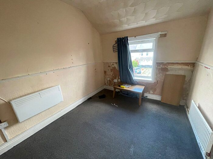 1 Bedroom Flat To Rent In Hobs Road, Wednesbury, WS10