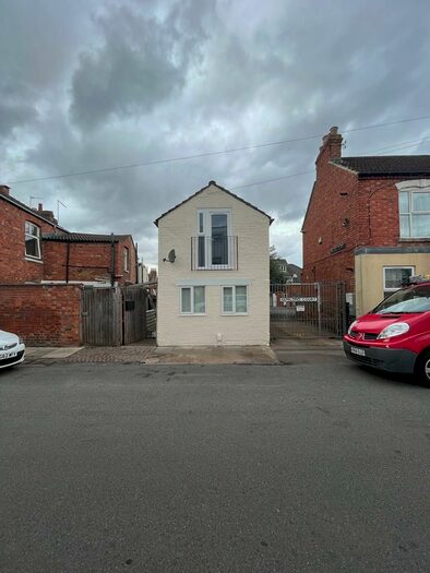 1 Bedroom Detached House To Rent In Semilong Road, Northampton, NN2