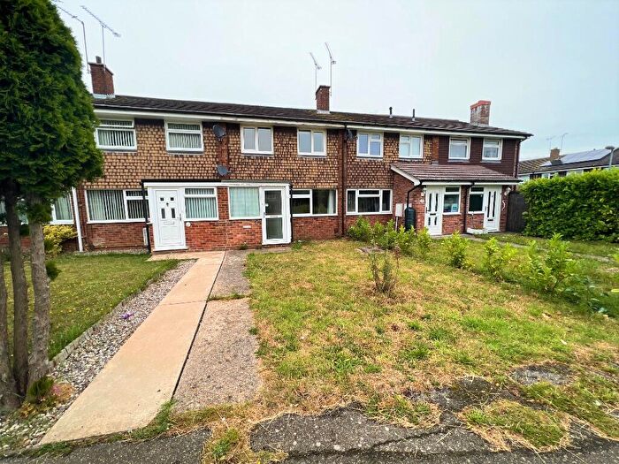 3 Bedroom Terraced House To Rent In Linnet Drive, Tile Kiln, Chelmsford, Essex, CM2