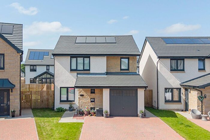 3 Bedroom Detached House For Sale In Orrin Crescent, Crieff, PH7