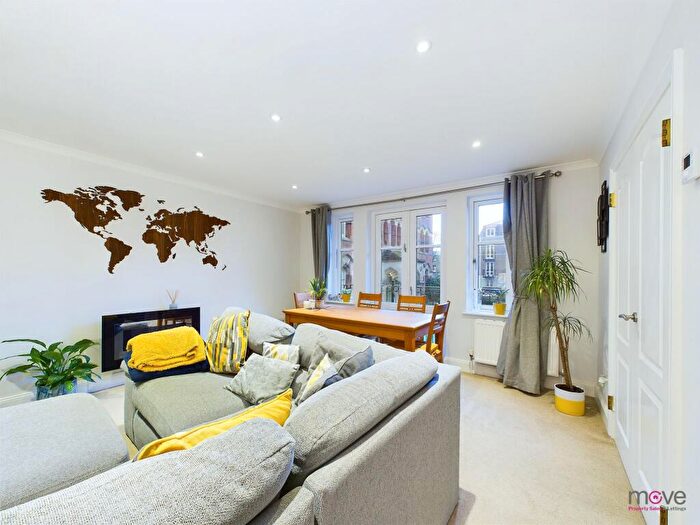 2 Bedroom Apartment For Sale In St. Georges Place, Cheltenham, GL50
