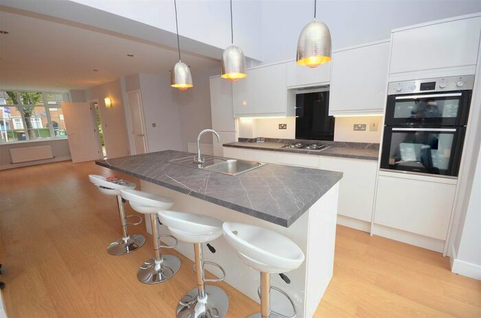 3 Bedroom Terraced House To Rent In Westfield Road, Dunstable, LU6