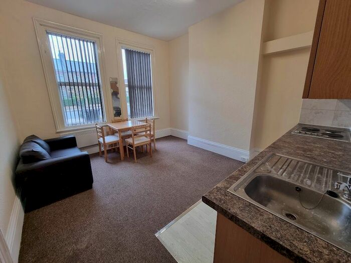 1 Bedroom Flat To Rent In York Road, Ilford, Essex, IG1