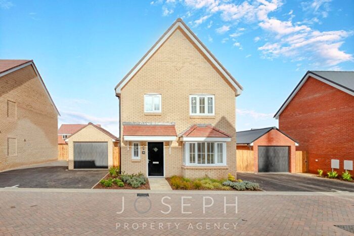 3 Bedroom Detached House For Sale In Ridleys Orchard, IP1