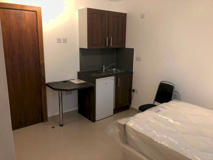 Studio To Rent In Cloister Road, London, NW2