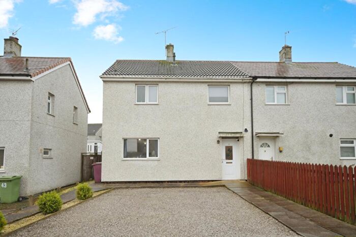 3 Bedroom Semi-Detached House For Sale In Hucklow Avenue, North Wingfield, Chesterfield, Derbyshire, S42