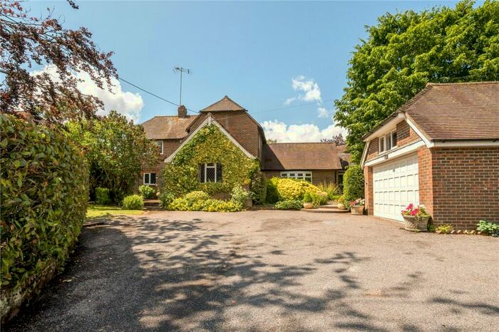6 Bedroom Detached House For Sale In Dippenhall Street, Crondall, Farnham, Hampshire, GU10