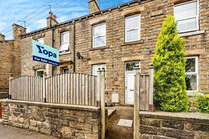 2 Bedroom Terraced House For Sale In Oak Road, Huddersfield, HD2