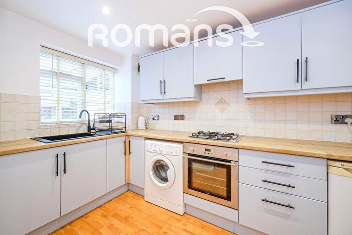 2 Bedroom Cottage To Rent In Plough Road, GU46