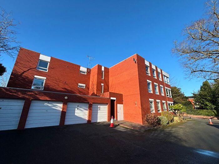 2 Bedroom Flat To Rent In Mount Road, Tettenhall Wood, Wolverhampton, WV6