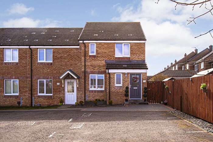 3 Bedroom Semi Detached House For Sale In A Drum Road, Dunfermline, KY11