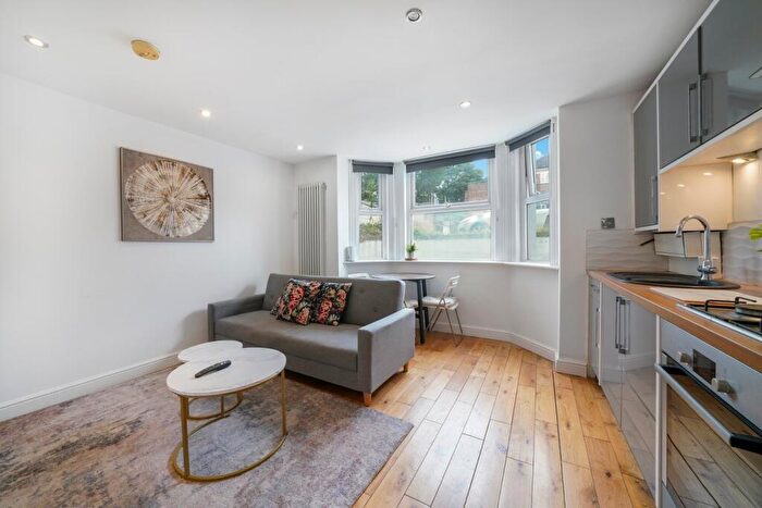 1 Bedroom Apartment For Sale In Sydenham Road, Croydon, CR0
