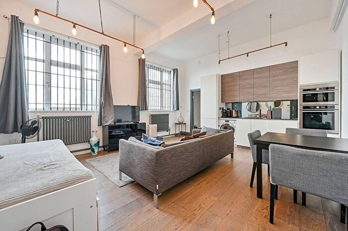 1 Bedroom Flat To Rent In Power Road, Chiswick, London, W4