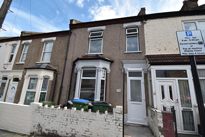 4 Bedroom Terraced House To Rent In Garibaldi Street London, SE18