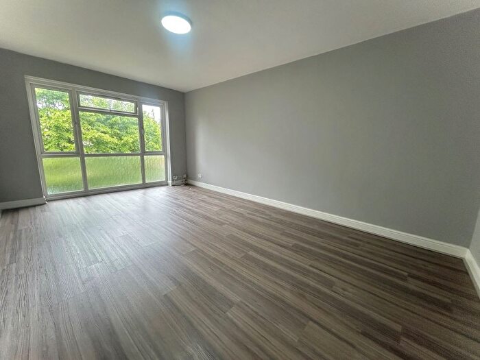 1 Bedroom Flat To Rent In Brunswick Court, SM1