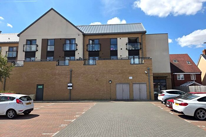 2 Bedroom Flat For Sale In Purcell Place, Biggleswade, SG18