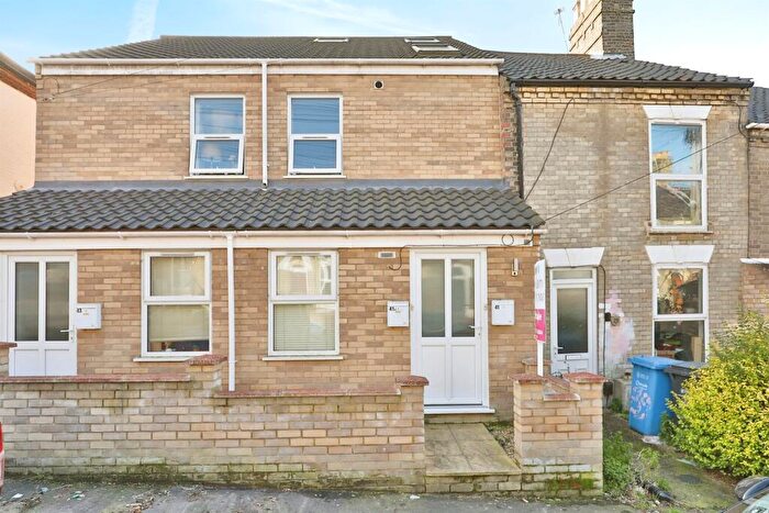2 Bedroom Maisonette For Sale In Churchill Road, Norwich, NR3