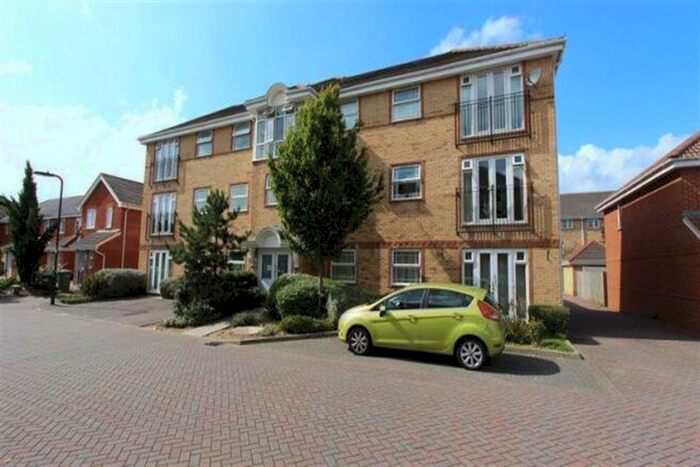 2 Bedroom Flat To Rent In Drum Road, Eastleigh, SO50