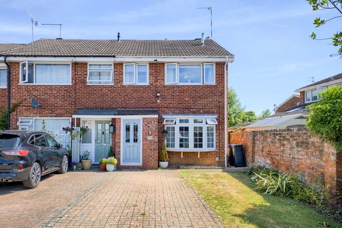 2 Bedroom Semi-Detached House To Rent In New Street, Leamington Spa, Warwickshire, CV32