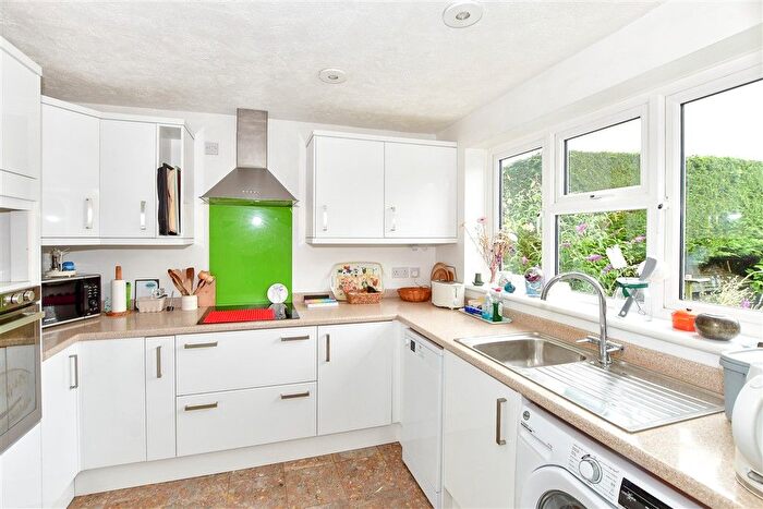 3 Bedroom Detached House For Sale In Willow Way, Ashington, West Sussex, RH20