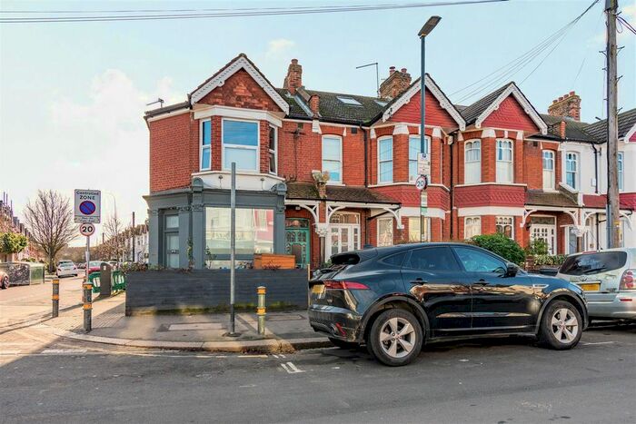 2 Bedroom Flat To Rent In Revelstoke Road, Southfields, SW18