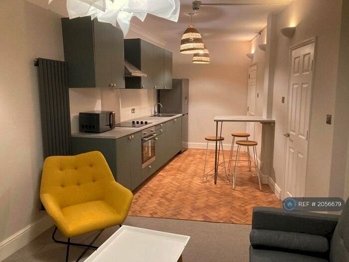 3 Bedroom Maisonette To Rent In New Bridge Street, Exeter, EX4