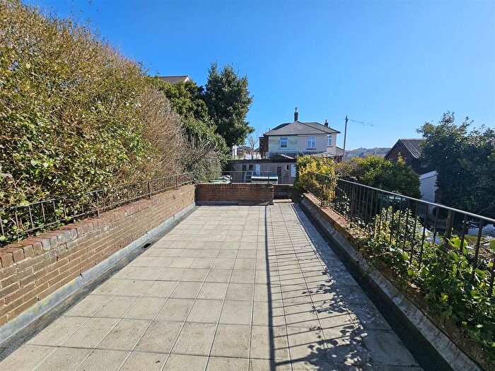 2 Bedroom Flat To Rent In Regent Street, Shanklin, PO37
