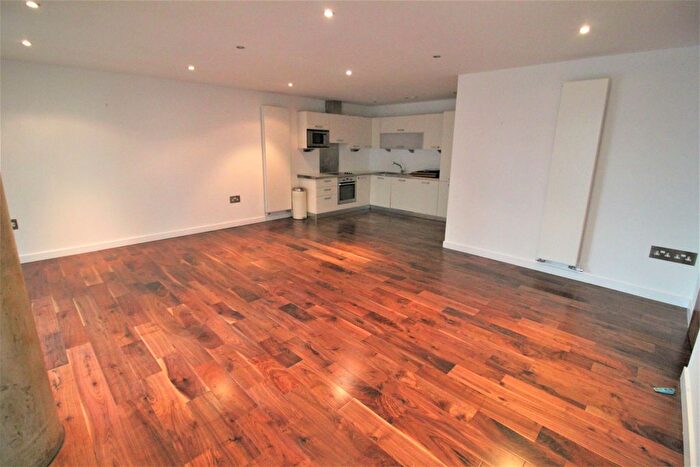 2 Bedroom Flat To Rent In Clowes Street, Salford, M3