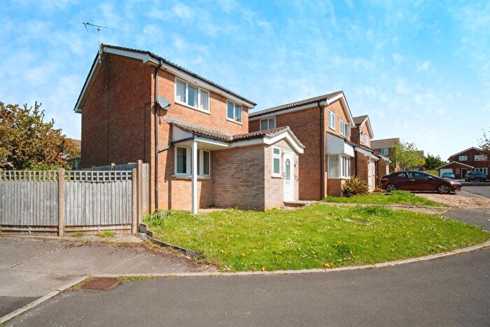 3 Bedroom Link Detached House For Sale In Brutus Close, Dorchester, DT1
