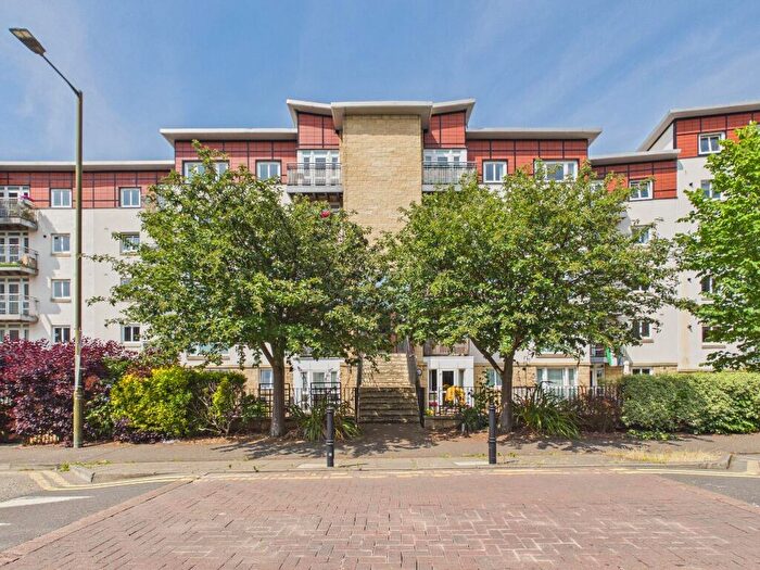 2 Bedroom Flat To Rent In Brunswick Road, Hillside, Edinburgh, EH7