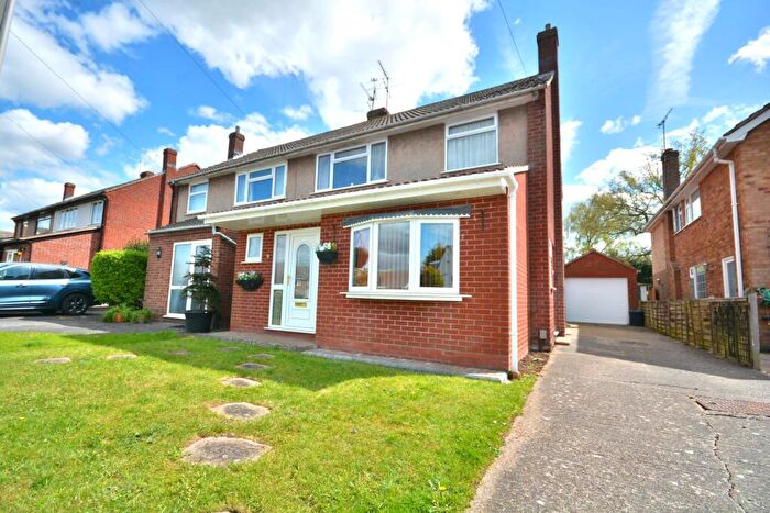 3 Bedroom Semi Detached House For Sale In Macbeth Close, Woodlands, CV22