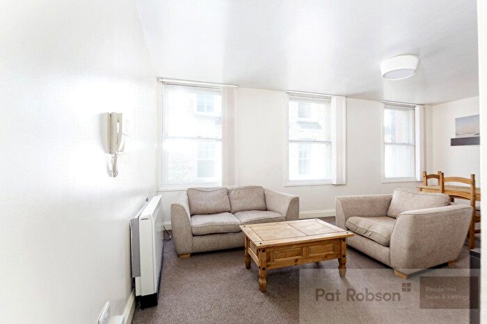 1 Bedroom Flat To Rent In Flat Quinns Buildings, - Pink Lane, Newcastle Upon Tyne, NE1