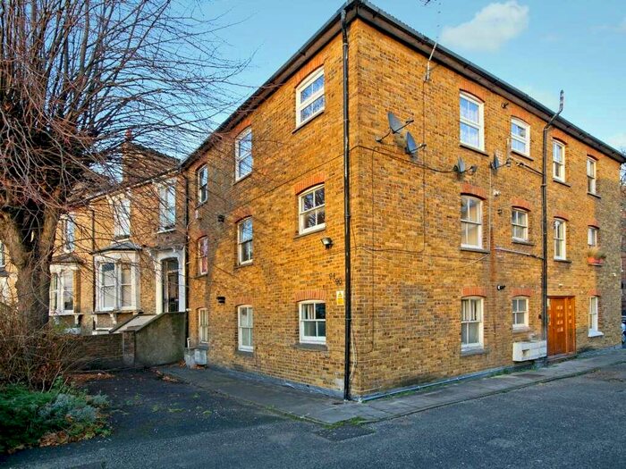 Studio To Rent In Cecilia Road, E8