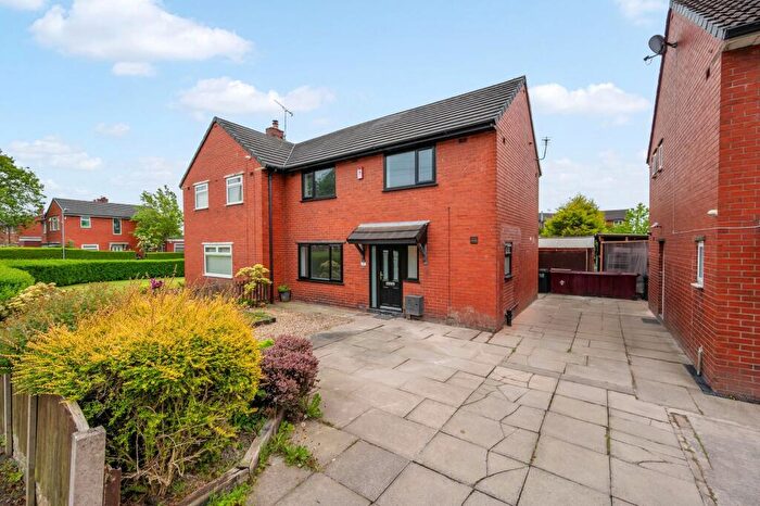 3 Bedroom Semi-Detached House To Rent In Washacre, Westhoughton, BL5