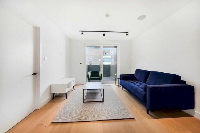 1 Bedroom Flat To Rent In The Tannery, London Square Bermondsey, SE1