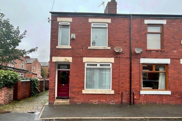 4 Bedroom Property To Rent In Hall Avenue, Manchester, M14